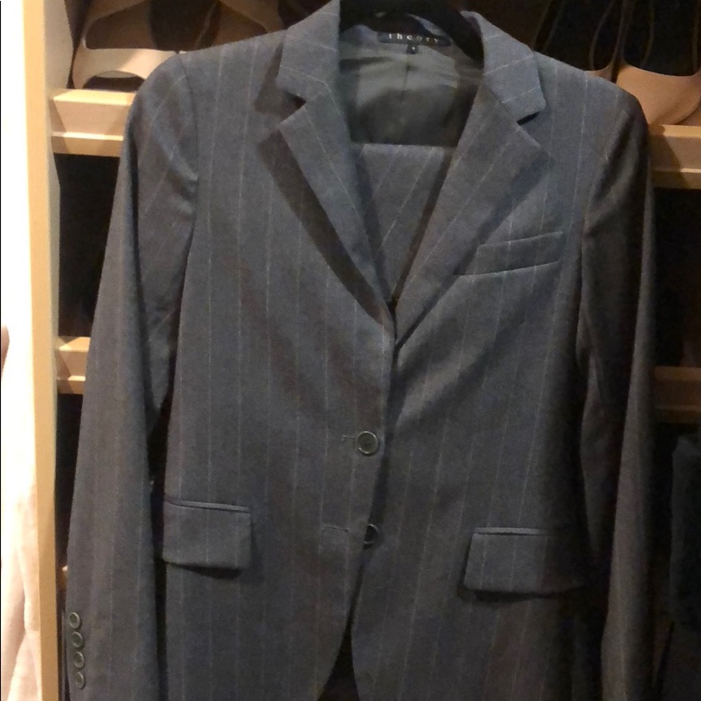 Theory suit